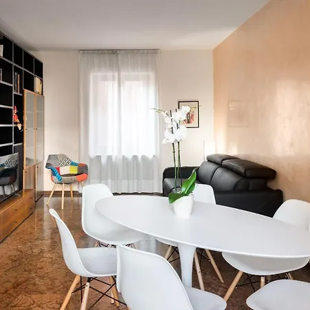 Flats4rent Luca فيرونا
