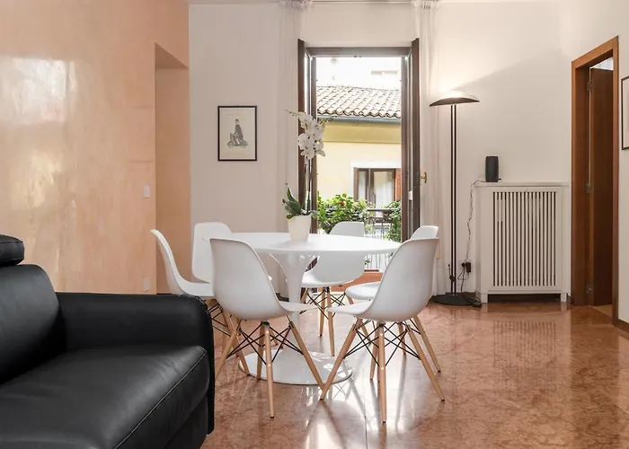 Flats4rent Luca * فيرونا